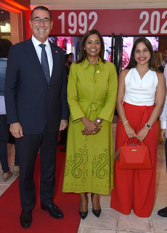 Juan Manuel Martín de Olivo, Karina Vallejo y Gabriela Medina.