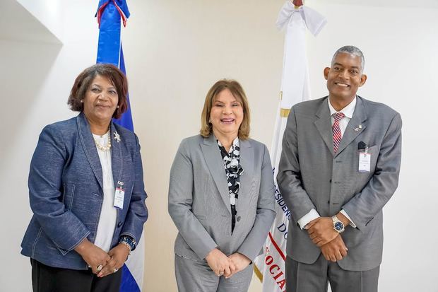 La directora general del Plan Social de la Presidencia, Yadira Henríquez, juramentó la Comisión llamada a velar por la transparencia.