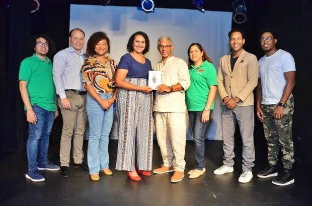 Zacary Heredia, Roberto Sánchez, Adalgisa Castillo, Lucina E. Jiménez Lugo, Husmell Díaz Sánchez, Ivelisse José Castillo, Raymond Moreta y Edwin Javier Feliz.