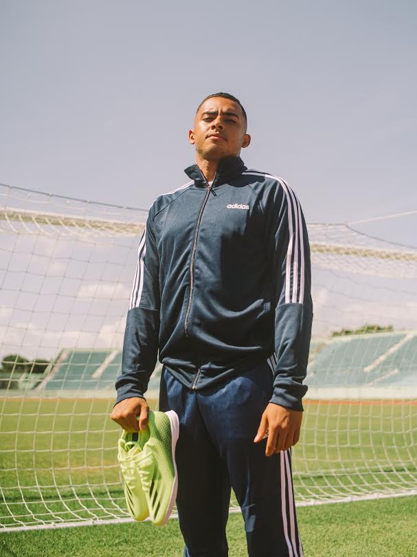 Adidas se une al futbolista dominicano Alessandro Baroni para presentar la línea Superlative Pack