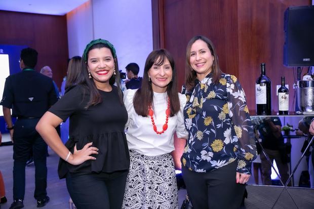 Laura Ruiz, Rocio Sánchez y Alicia Gómez.