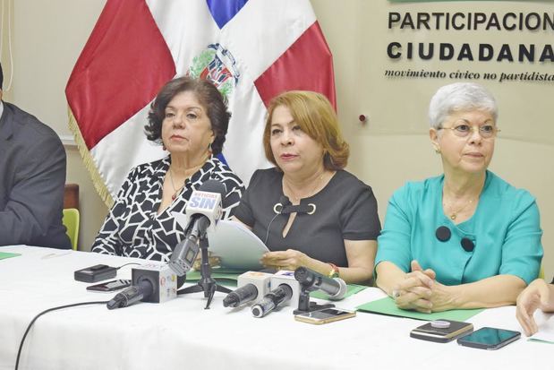 Miriam Díaz Santana, Sonia Díaz Inoa y Melba Barnett.