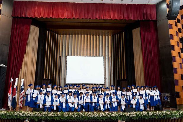 Promoción Décimo Octava graduación de bachilleres.