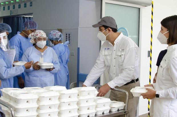 La campaña de donación de alimentos que están llevando a cabo en diferentes puntos de la zona este del país y la capital.