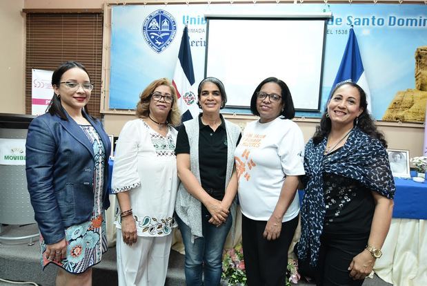 Heliana Reyes, Raquel Rivera,  Raydiris Cruz, Manuela Vargas y Sentola Batista.