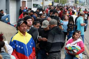 Perú anuncia medidas adicionales para regularizar la situación de venezolanos