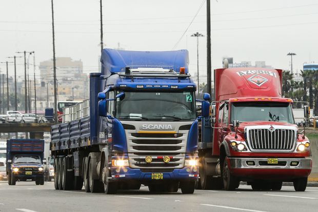 Disponen prohibir circulación de vehí­culos de carga por Navidad y Año Nuevo.