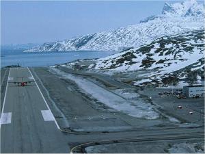 Groenlandia impulsa polémico plan aeroportuario para atraer turismo al Ártico