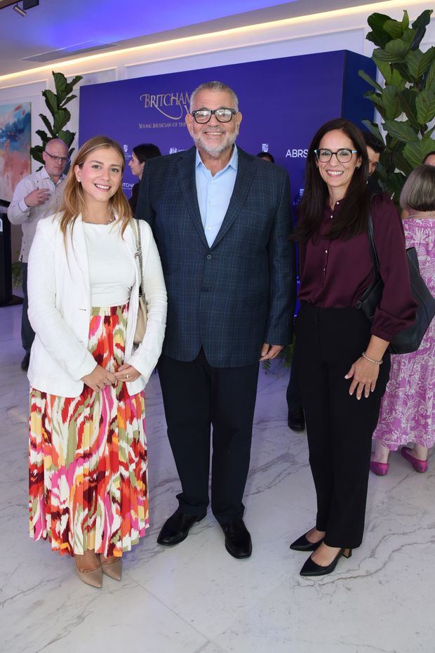  Verónica Conte, Wilfredo Mallen y Adriana Prida.