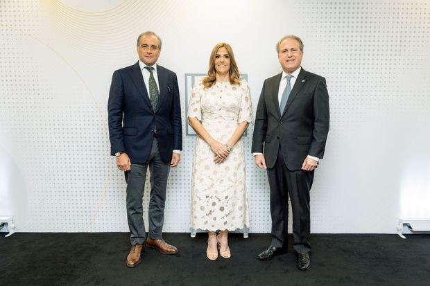 Lawrence Hazoury, Amelia Prota y Gustavo Ariza.