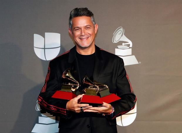 Fotografía de archivo del cantate español, Alejandro Sanz. 