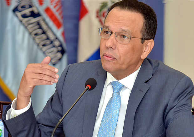 ministro de Educación, Antonio Peña Mirabal.