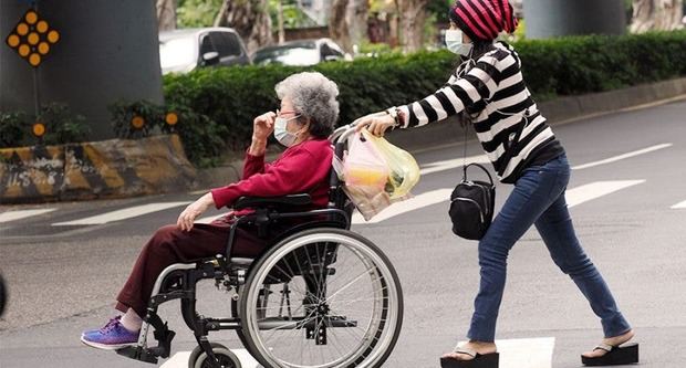 Trasladarán a personas con condiciones especiales a los centros de vacunación.