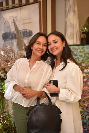 Marlene Cabrera y Sofía Mella. 