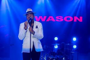 Concierto de Watson Brazoban fue mucho más que poesías y emociones