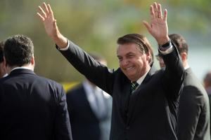 Bolsonaro anuncia un aumento del 5,26 % del salario mí­nimo en Brasil