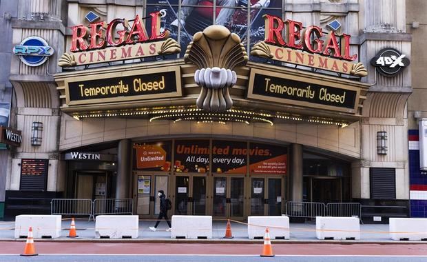 Un teatro cerrado en Broadway. 