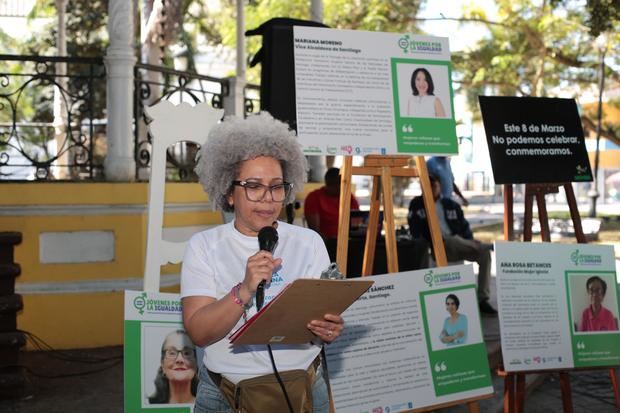 Lissette Genao Durán, leyó el manifiesto en ocasión a la fecha. 