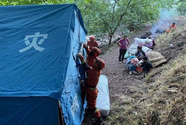 Al menos 3 muertos y 27 heridos tras un terremoto de magnitud 6,4 en China.