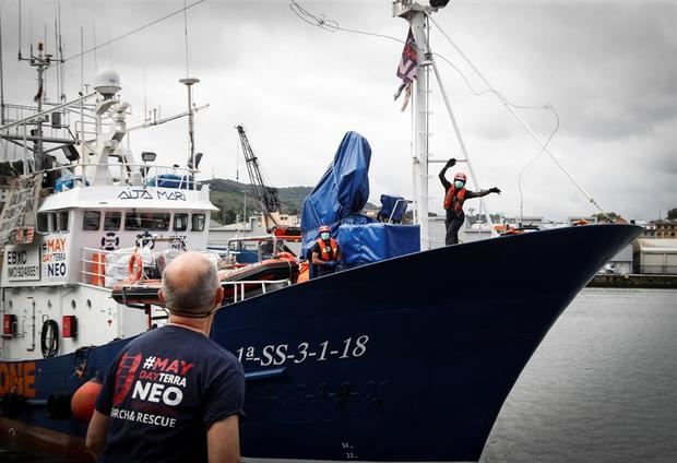 Las autoridades italianas han consentido hoy a los 102 migrantes rescatados el viernes por el barco español 'Aita Mari', de la ONG española Salvamento Marítimo Humanitario, SMH.