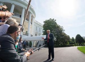 Trump alega que su muro con México frenó la entrada del Covid -19 pese al repunte en EE.UU.