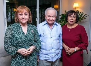 Francia de Pérez, Ellis Pérez y Rosario Graciano de los Santos.