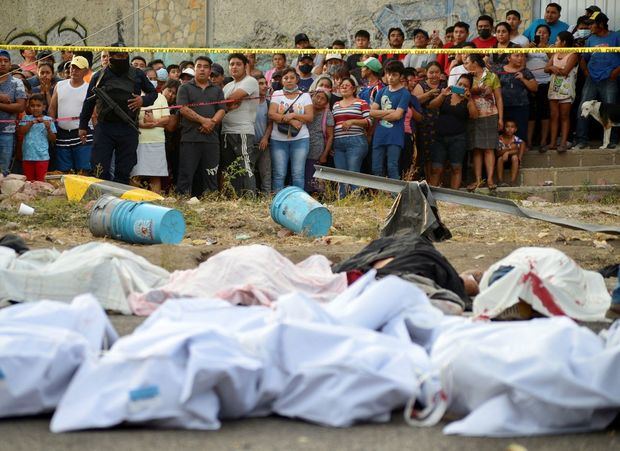 Suben a once los dominicanos muertos en accidente de migrantes en México.