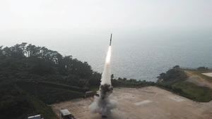 Corea del Norte lanza dos misiles balí­sticos hacia el mar de Japón