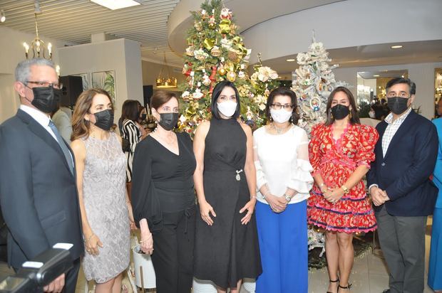 Rafael Madera, Monica Arbaje De Madera, Rosa Sula Corona, Raquel Arbaje de Abinader, Margarita Soni de Arbaje, Alexandra Cambiaso y Eduardo Arbaje Soni.