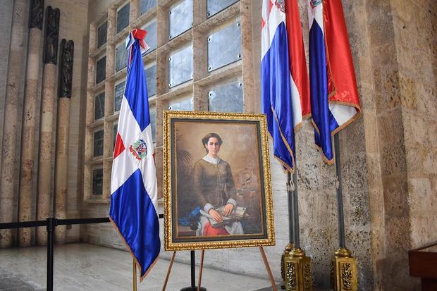 La pintura de Rosa Duarte se exhibe en el Panteón Nacional.