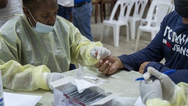 Autoridades penitenciarias y de salud inician programa de detección de VIH y COVID-19 en La Victoria y Najayo
