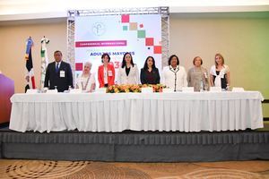 Conape realiza conferencia magistral con expertos en temática sobre los adultos mayores


