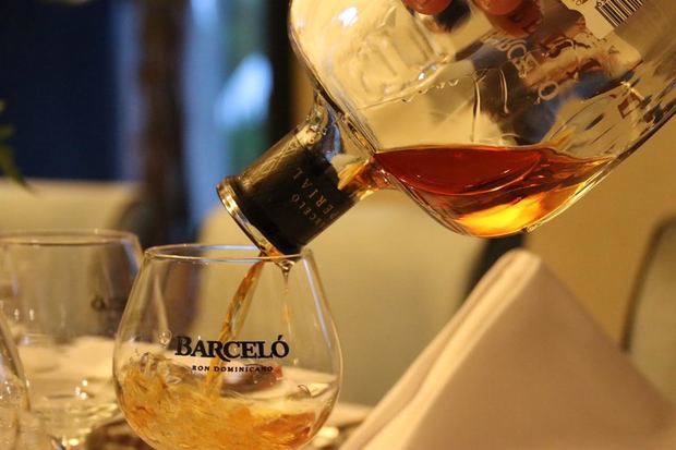 Durante “Rum Journey”, organizada por The Tasting Club, los invitados degustaron las mejores combinaciones de productos de Ron Barceló. 
