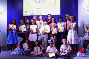 Premian ganadores de concurso de cuentos infantiles "Te Regalo un Sueño"