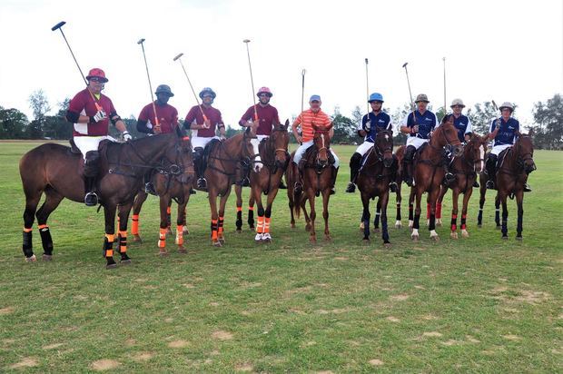 Conjuntos participantes en el Torneo Nacional de Polo, en el primer partido de sus competencias en terrenos del Sierra Prieta Polo Club.