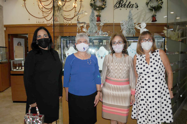 Marie Linnette Garcia, Xinia Castro, Rosa Nadal y Araceli Azuara.