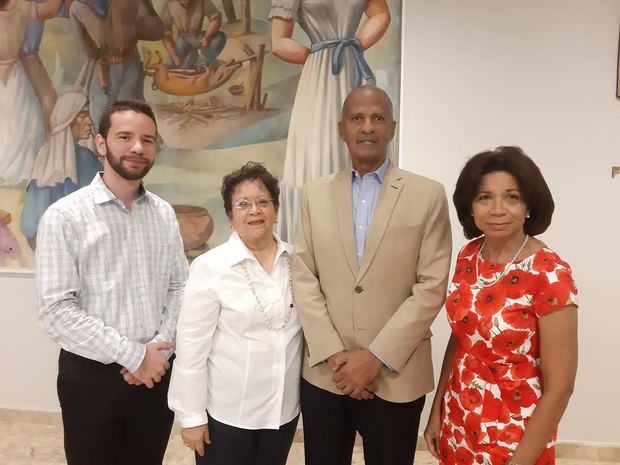  Luis Peña, Bernarda Jorge, Iván Domínguez y Rhina Ibert.