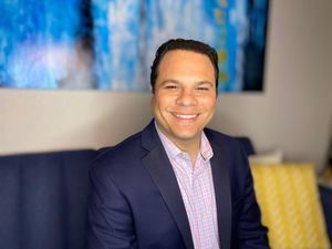 Carlos Maxwell presentador dominicano de Telemundo se une al equipo de Telenoticias