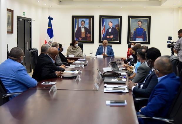 Reunión gabinete Minerd.