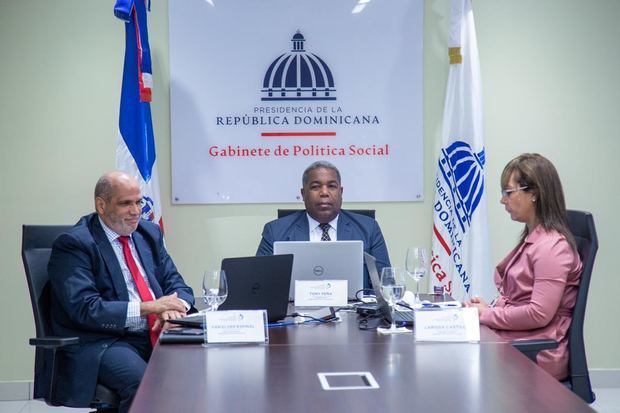 Expertos nacionales e internacionales se reúnen virtualmente para analizar la protección social en República Dominicana.