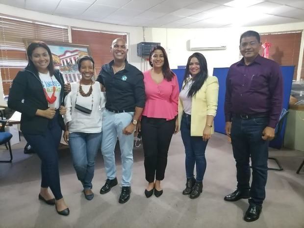 Amelia Reyes, Milka Hernández, Salvador Batista, Yenny Polanco Lovera, Sarah Hernández y José María Reyes.