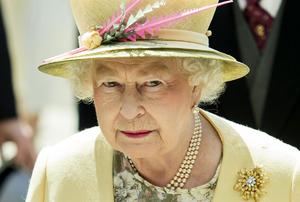 Isabel II cumple 95 años sin el duque de Edimburgo y con una crisis familiar