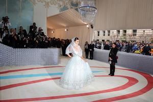 Pen&#233;lope Cruz brilla en la alfombra de la Met Gala 