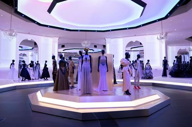 Presentación de la exposición 'Christian Dior: Designer of Dreams' (Christian Dior: Diseñador de sueños), en el museo Victoria & Albert, en Londres, Reino Unido.