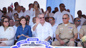 Presidente Abinader encabeza desfile en Santiago por el 181 aniversario de Batalla del 30 de Marzo