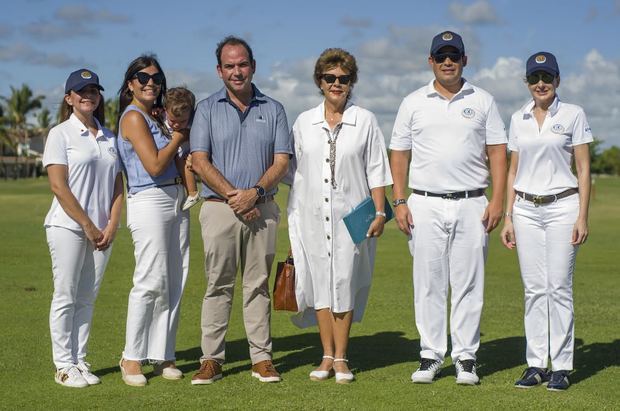 Mariajosé Turull, Marie Claire Santiago, Giovanni Rainieri, Pilar Soto de Rainieri, José Manuel Romero y Yolanda Betrian-Diez de Romero.