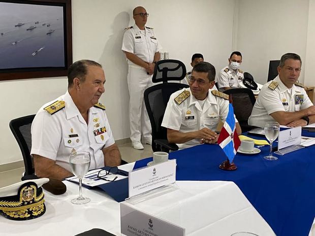 Comandante General de la armada dominicana realiza visita oficial a colombia.
