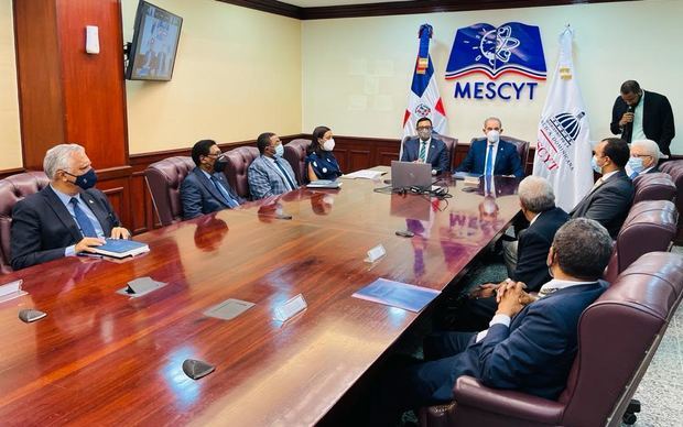  MESCYT y la Universidad de Oxford dotarán de becas a alumnos dominicanos.