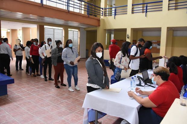 Ministerio de Trabajo invita a jornadas de empleos en La Altagracia y Santiago.