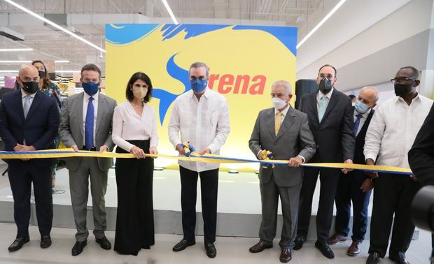 Corte de cinta inauguración Sirena Los Alcarrizos.